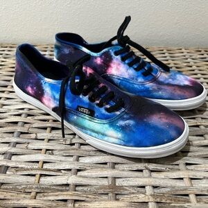 Vans Unisex Galaxy Print Sneakers, men’s 7.5, women’s 9, EUC, celestial, canvas